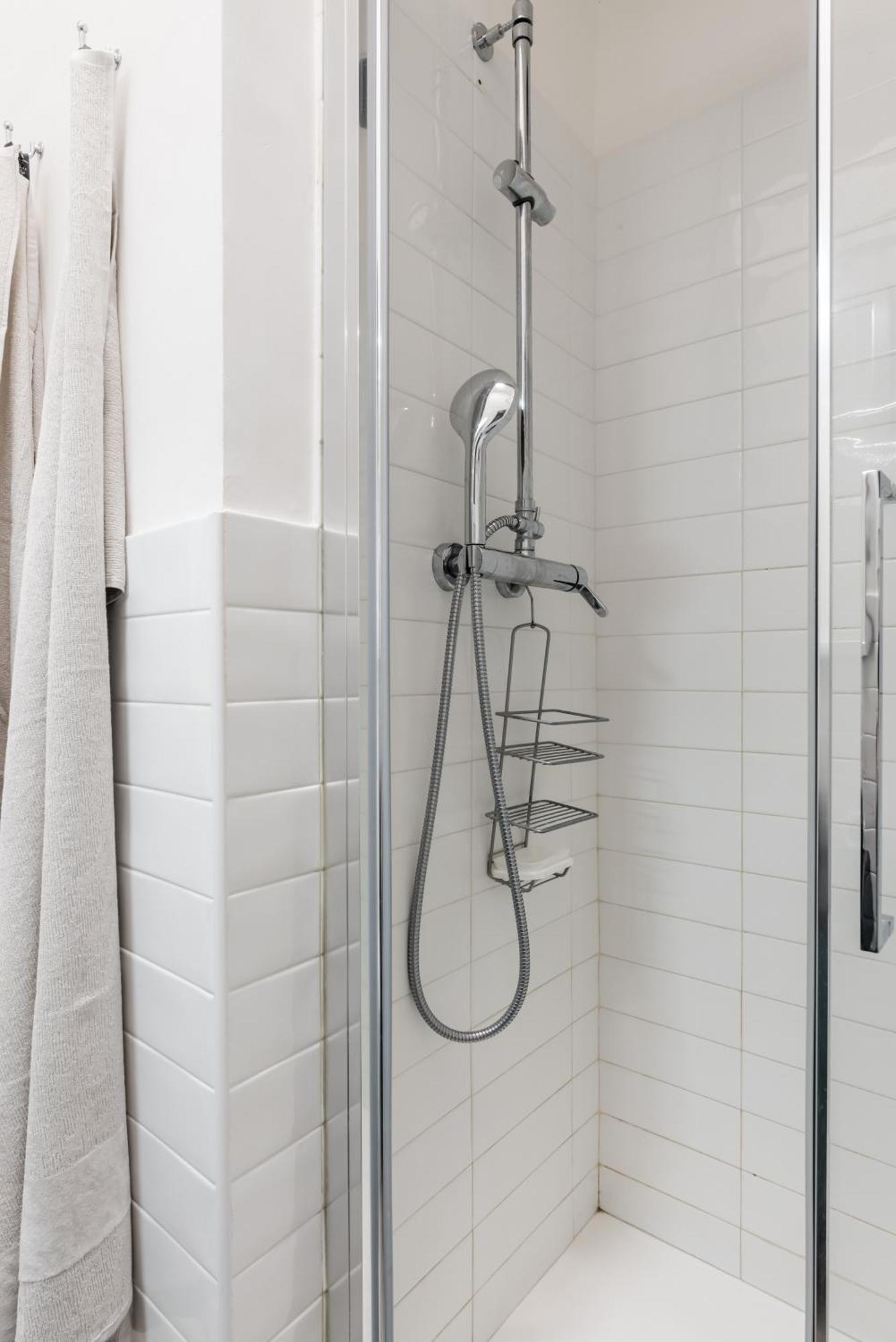 Acquario 5 Minuti, 1Br , Free A-C, Wifi & Netflix "City Center" By Tilo 热那亚 外观 照片